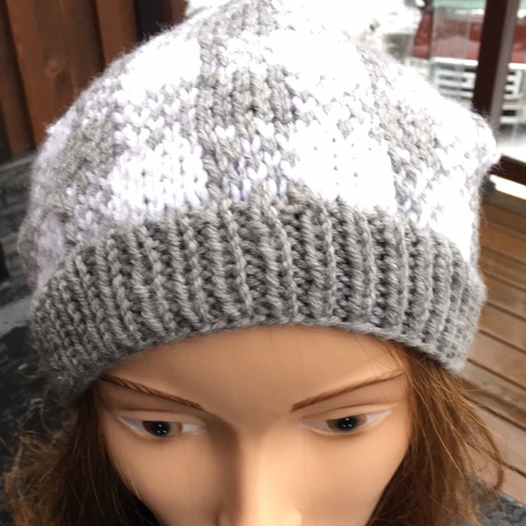 Hand Knit Lumberjack Hat/Toque - Picture 3 of 6